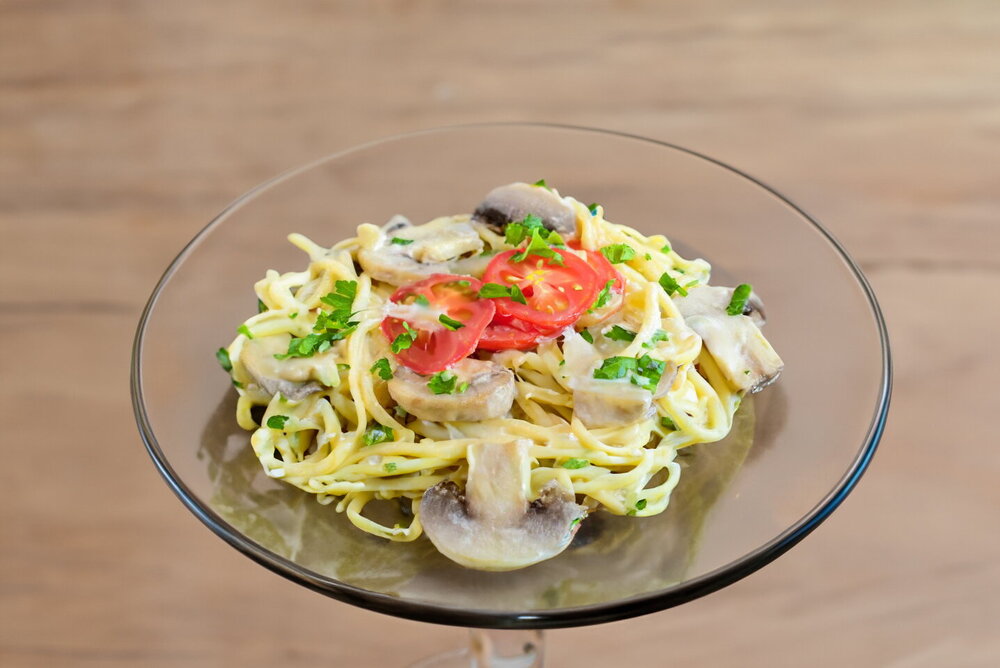 Spaghetti with Mushrooms in Cream Sauce