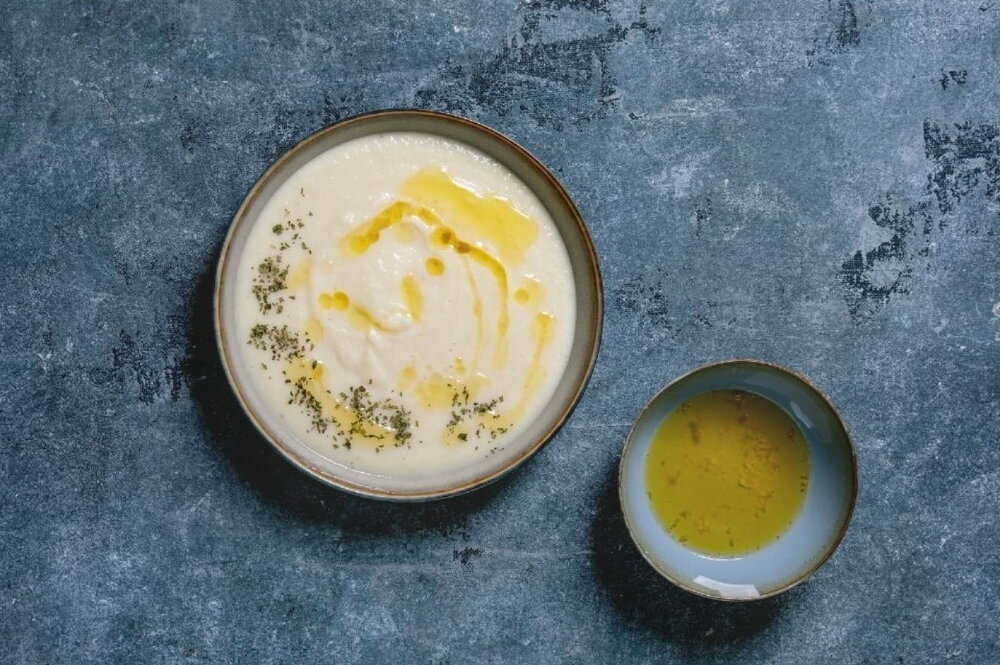 Blended parsnip and apple soup