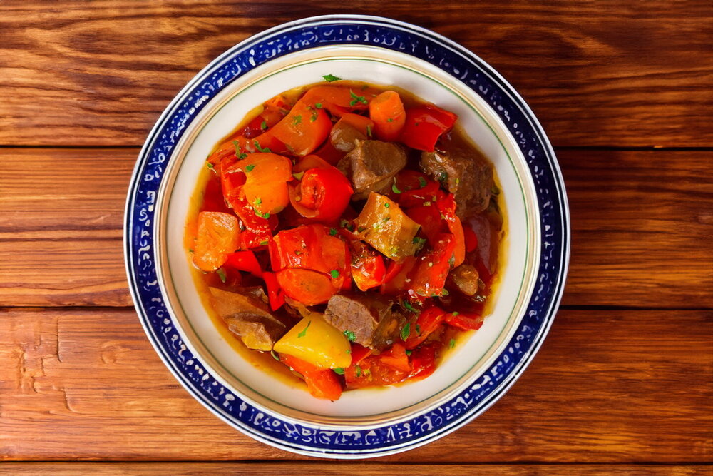 Beef with Vegetables in a Cauldron
