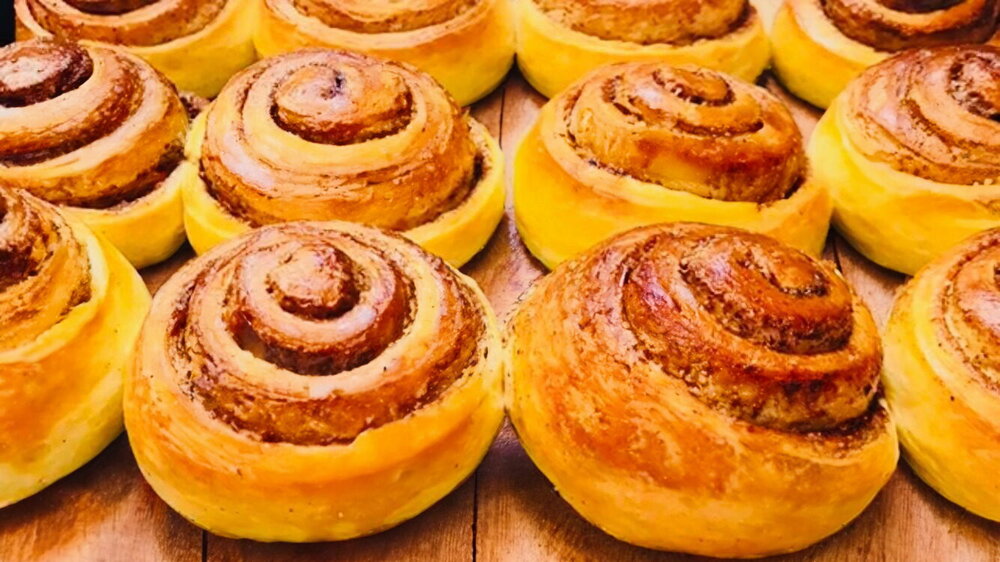 Cinnamon Swirl Yeast Buns