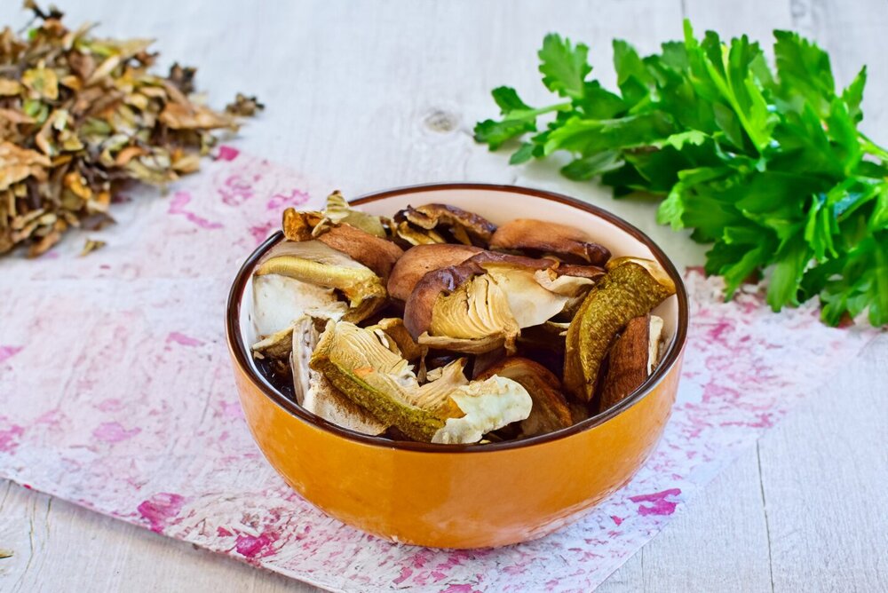 How to Dry Mushrooms at Home