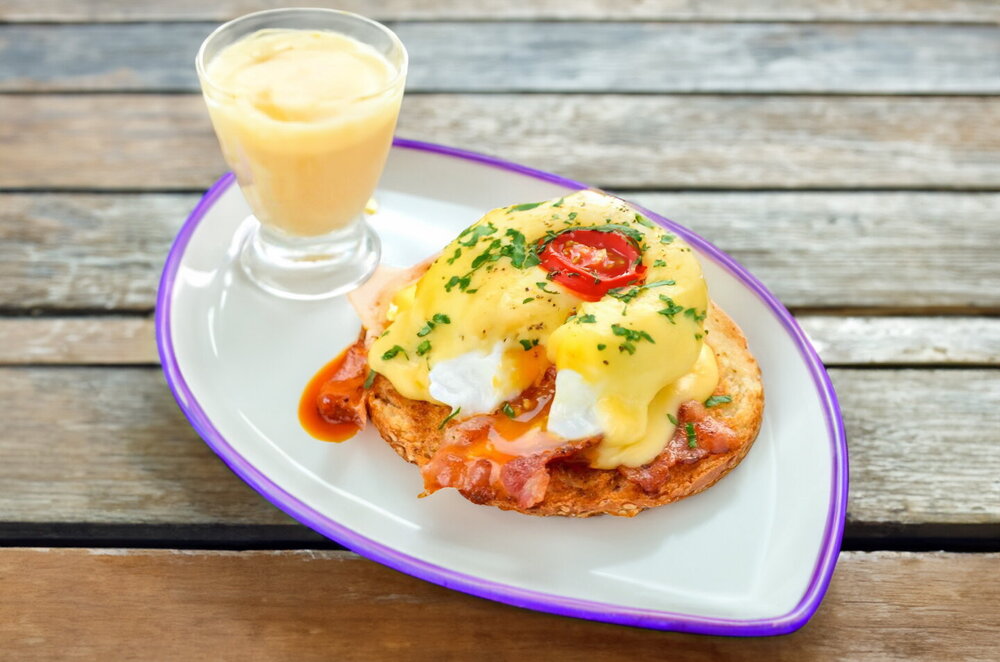 Hollandaise Sauce for Eggs Benedict