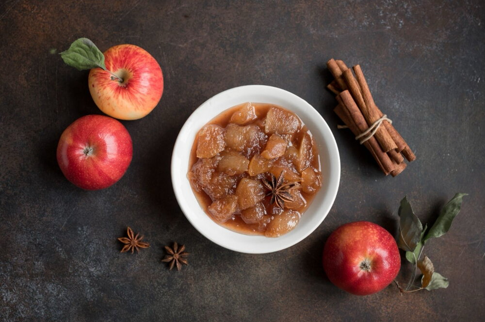 Apple and onion chutney