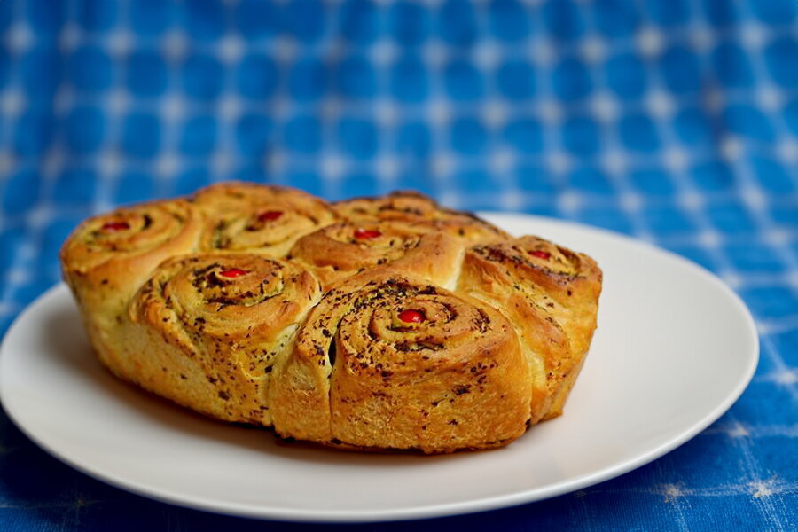French-Style Cinnabon Rolls with Yeast and Milk