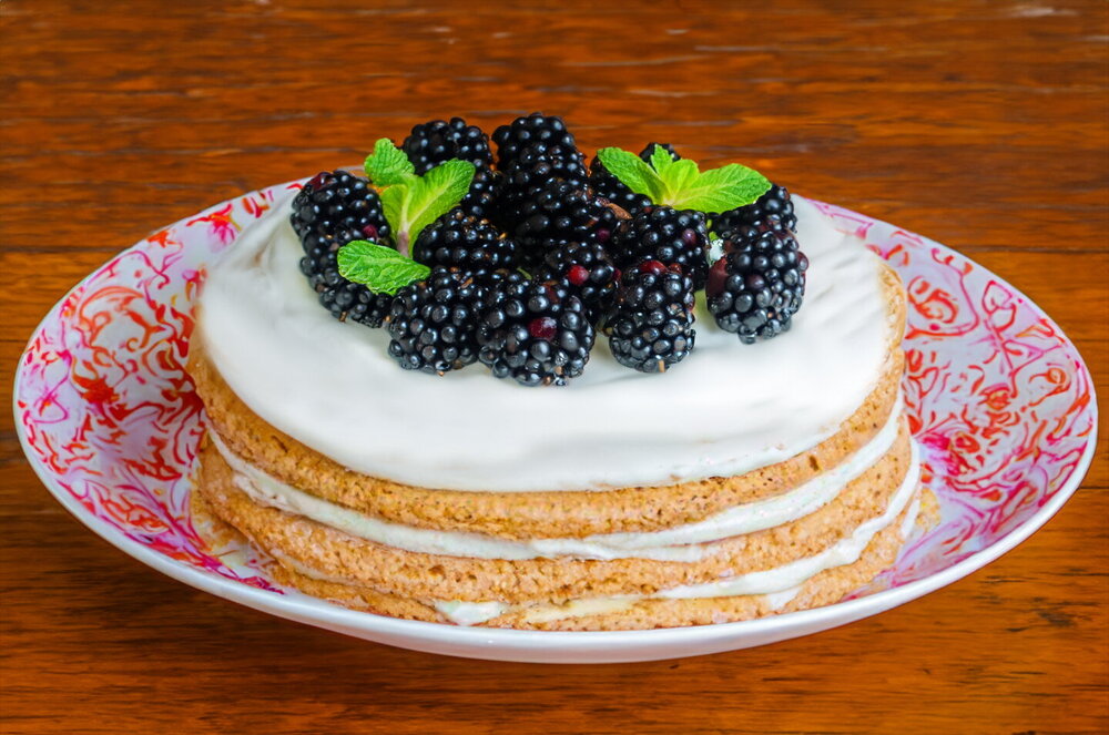 Coconut Dacquoise Sponge Cake with Berries