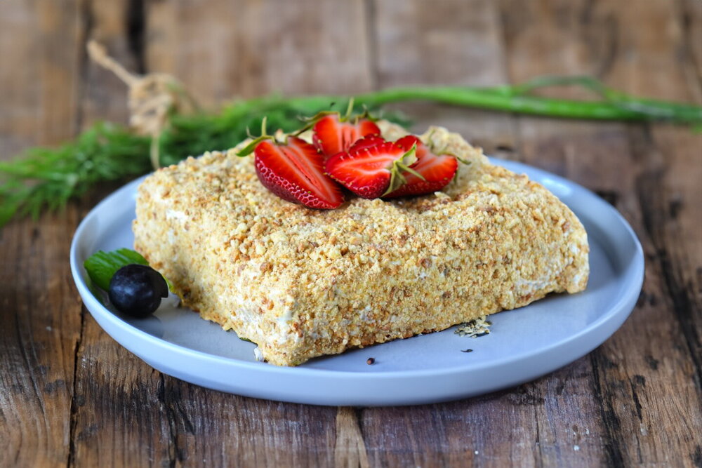 No-Bake Cookie and Sour Cream Cake