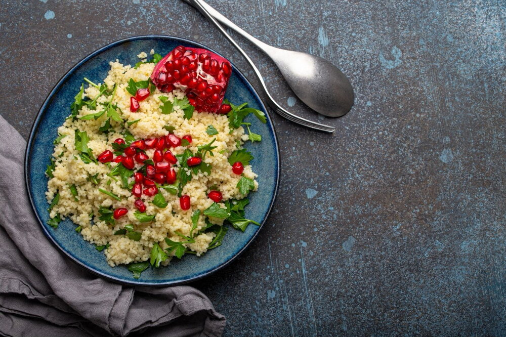 Pomegranate couscous with lemon