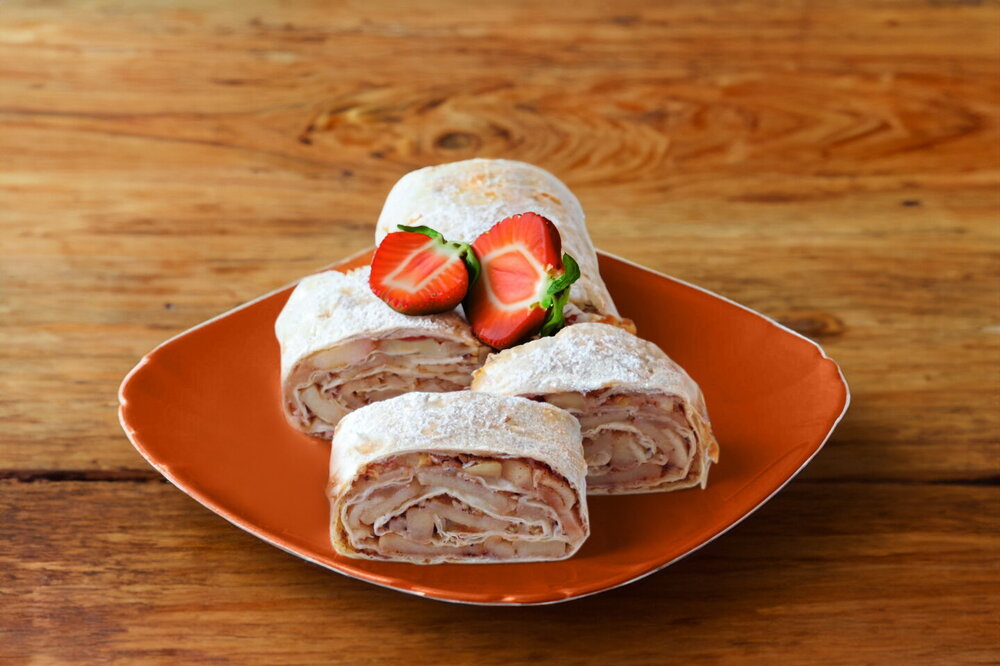 Oven-Baked Apple Strudel with Lavash