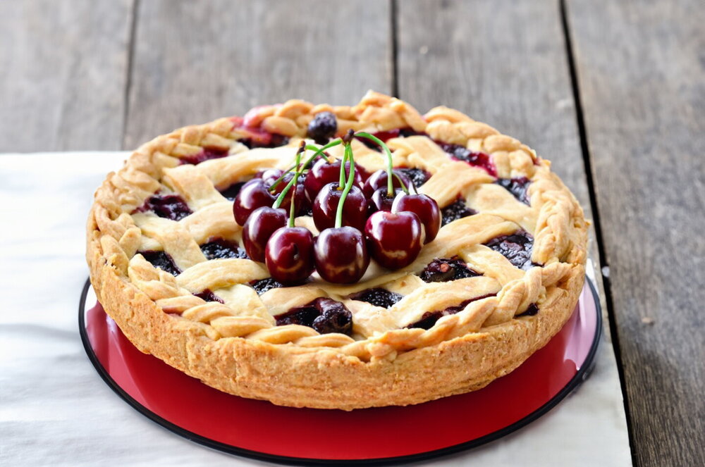 Simple Shortcrust Blackcurrant Pie (Oven-Baked)