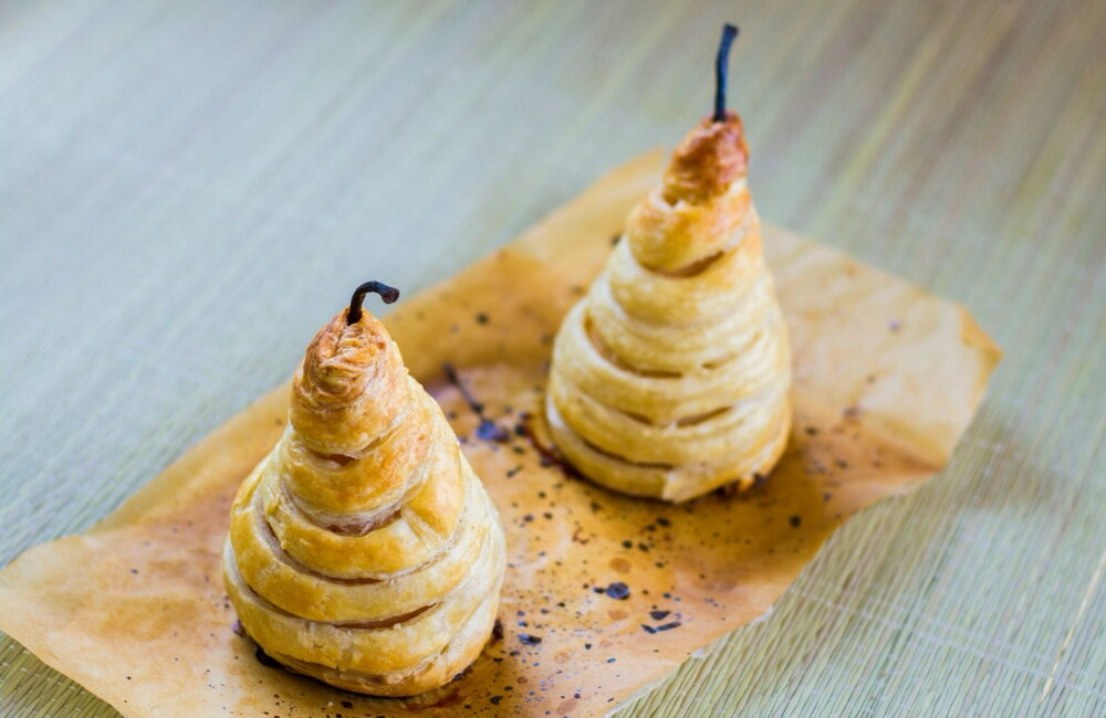 Puff pastry pears