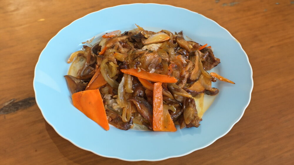 Stir-Fried Beef with Shiitake Mushrooms and Vegetables