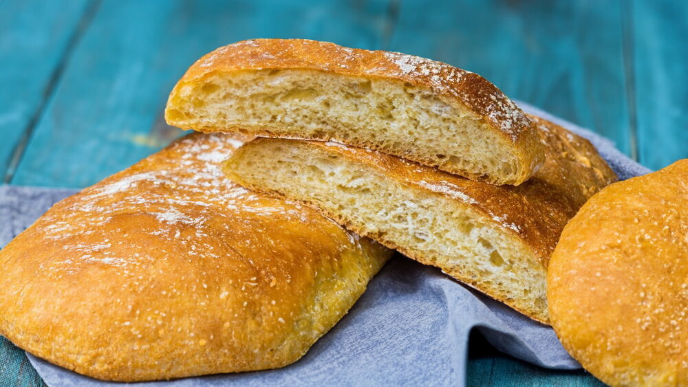 Yeast White Bread with a Crispy Crust (Ciabatta-Style)