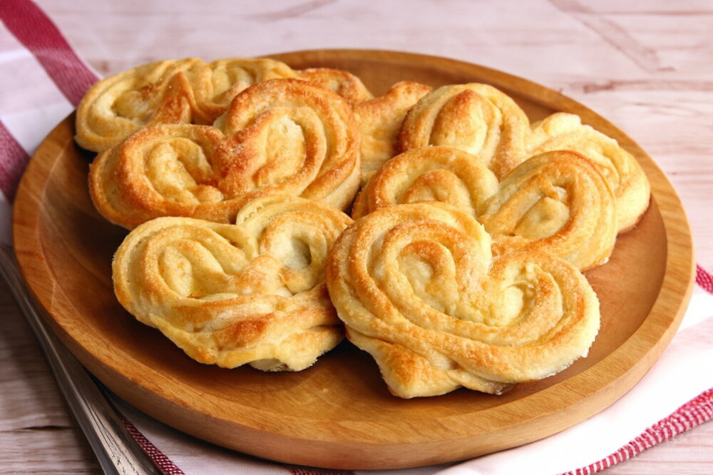 Sugar Buns from Enriched Yeast Dough