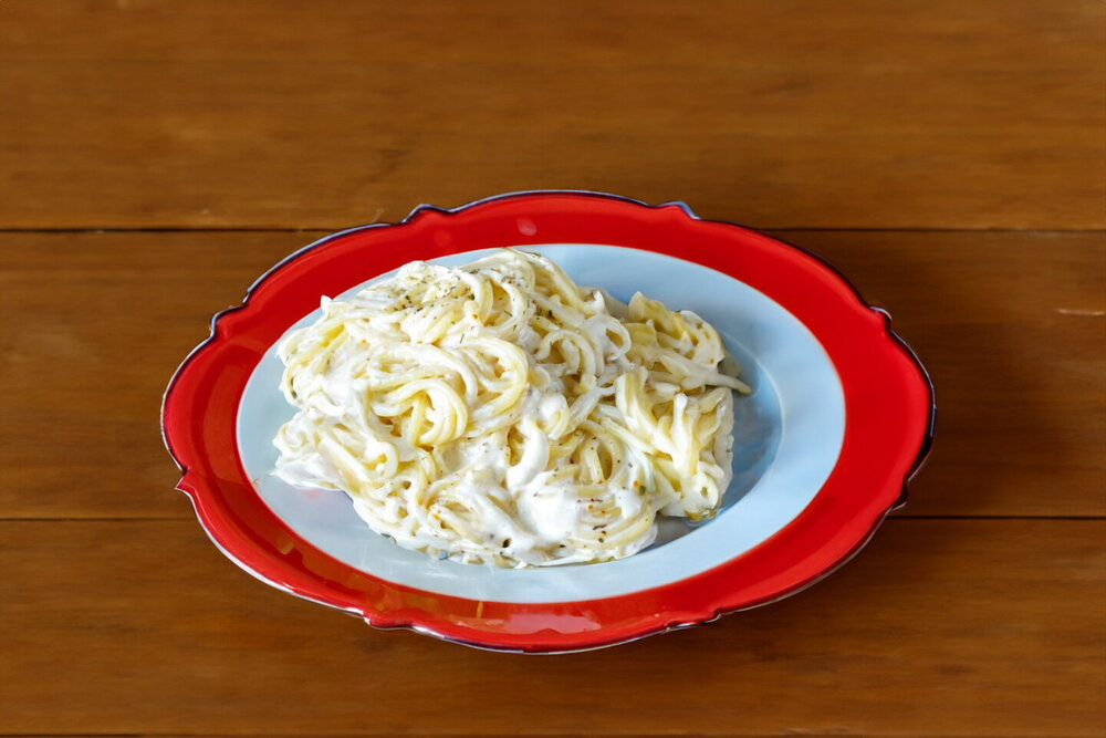 Spaghetti with Cheese in a Cream Sauce