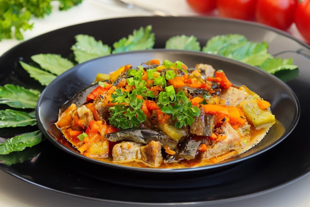 Meat with Peppers and Eggplants