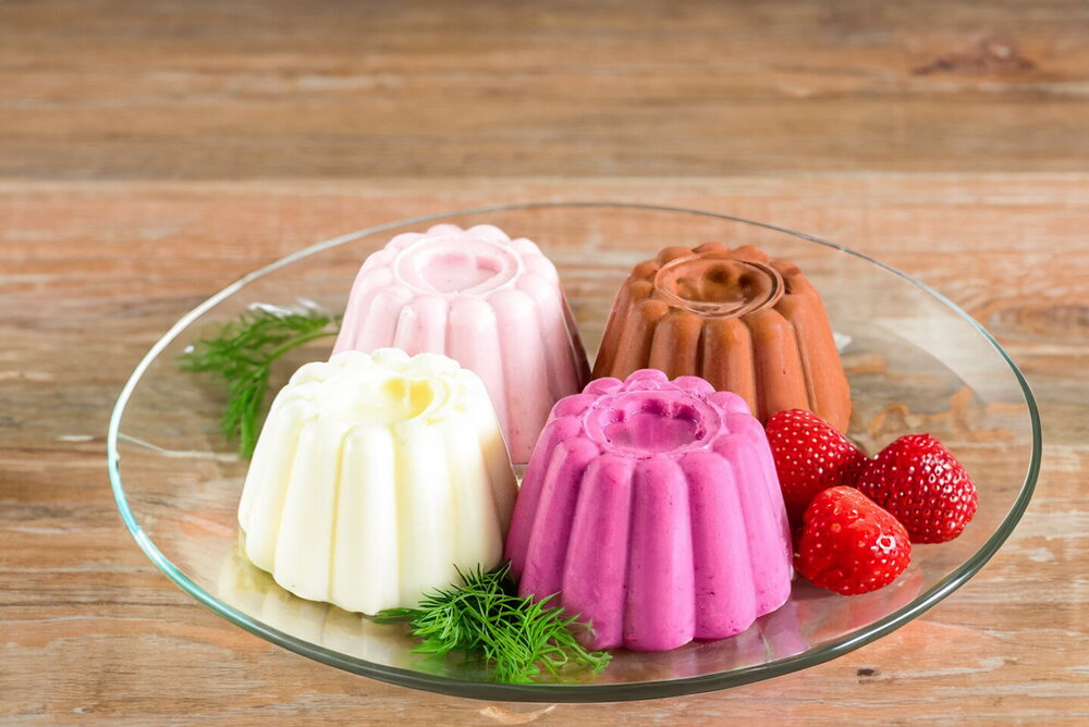 No-Bake Sour Cream Soufflé with Gelatin