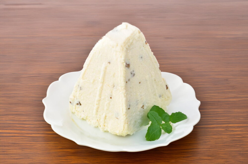 Cottage Cheese Easter Paska in a Multicooker