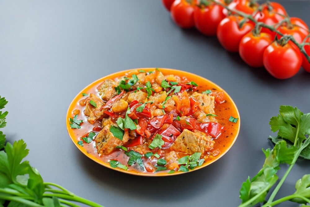 Meat with Bell Peppers and Tomatoes