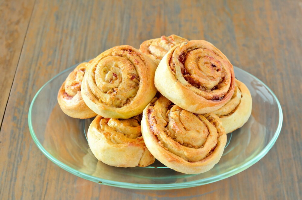 Yeast-Raised Apple Cinnamon Rolls