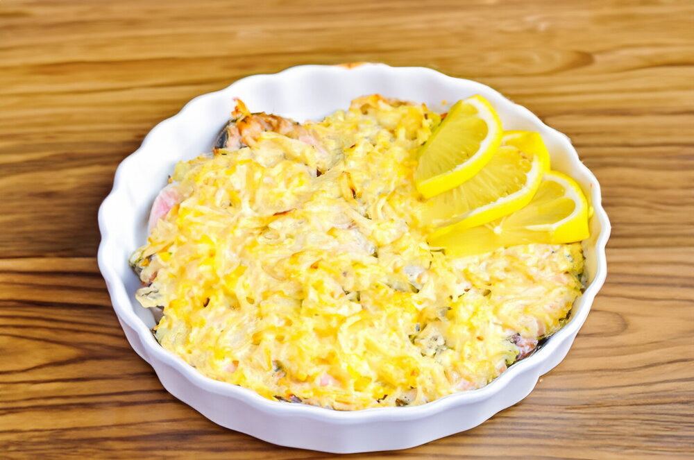 Oven-Baked Pink Salmon with Onion