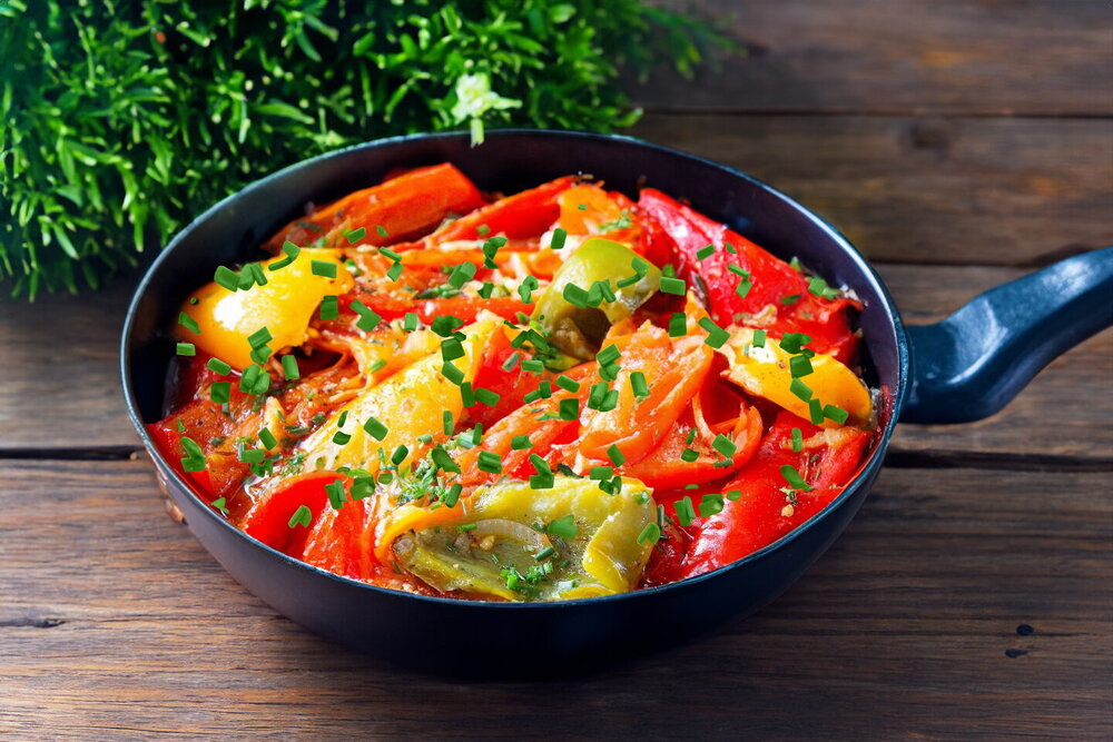 Stewed Bell Peppers with Tomatoes