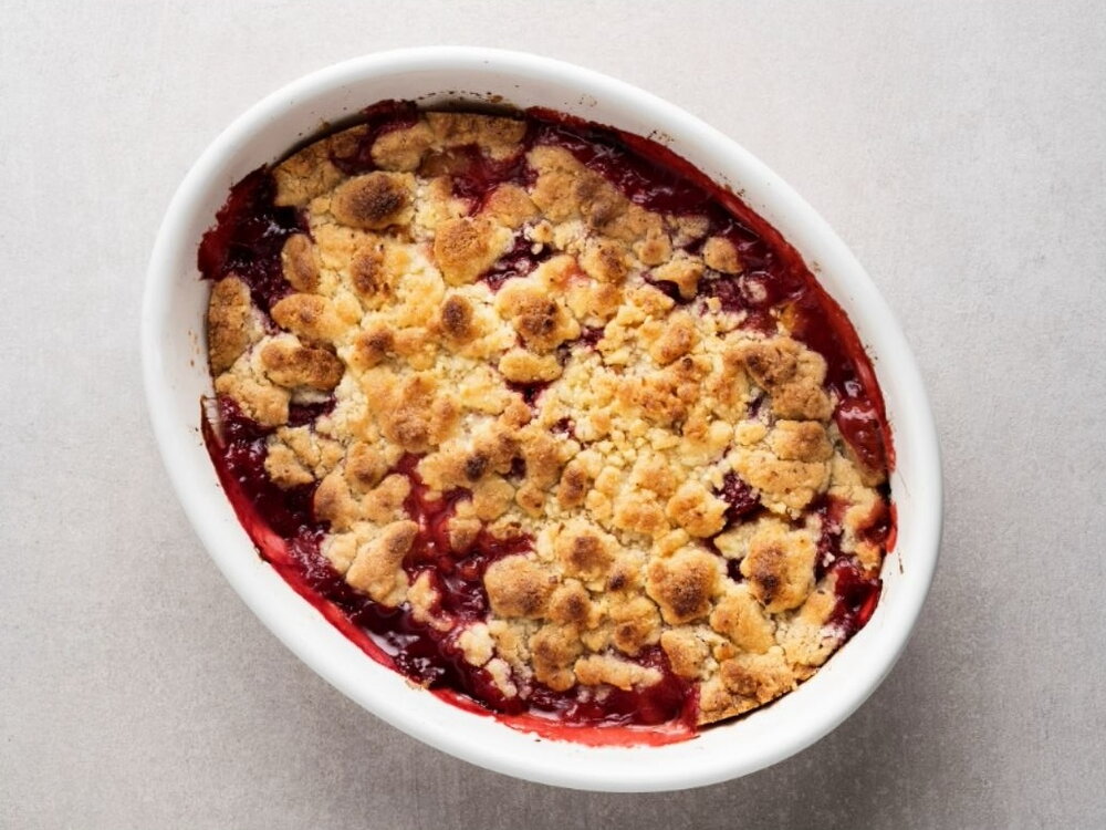 Plum crumble