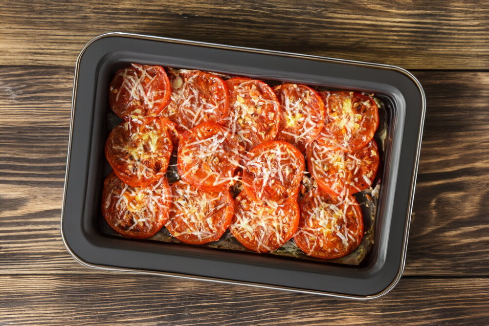 Oven-Baked Tomatoes with Cheese