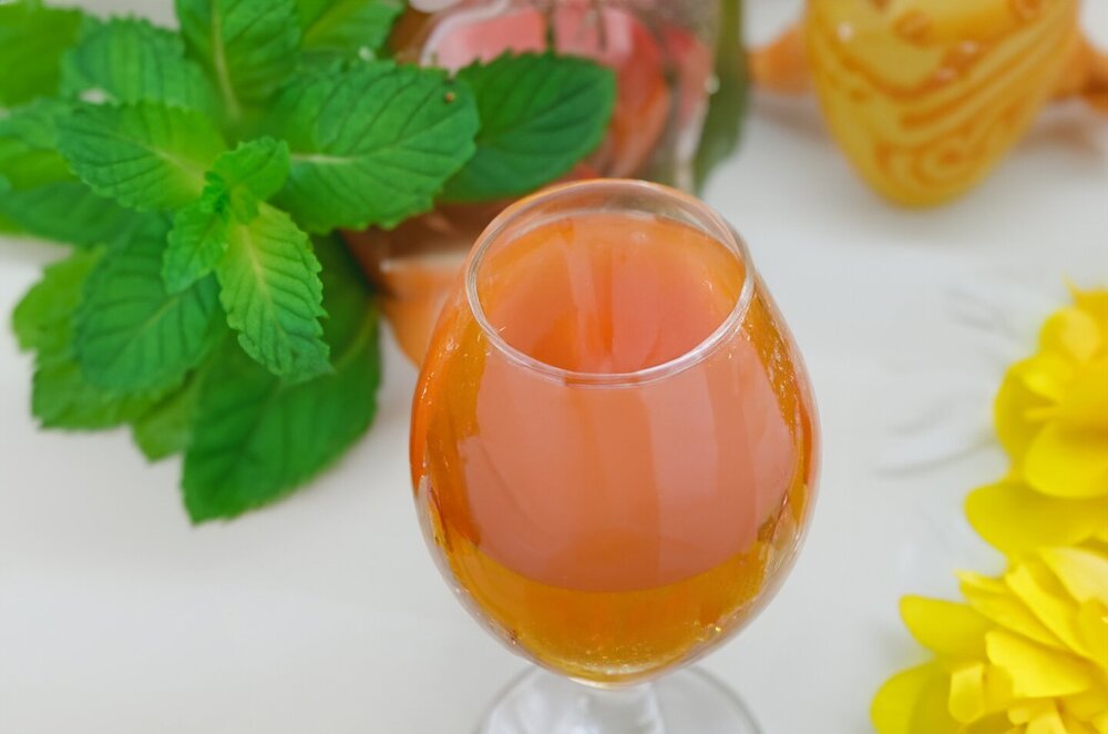 Homemade Kvass from Rye Bread