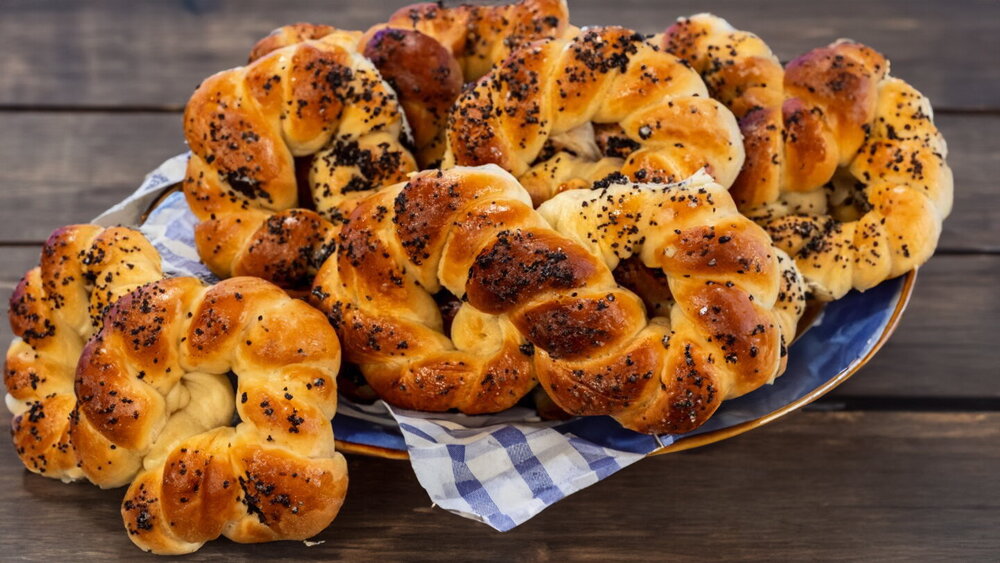 Sweet Braided Poppy Seed Buns with Milk
