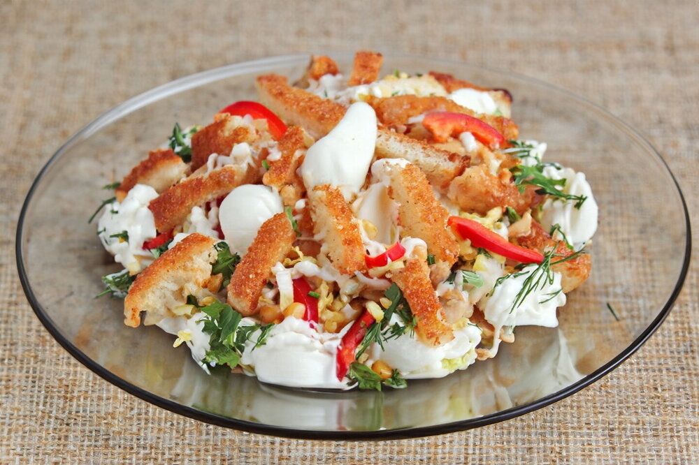 Mandarin Mozzarella Crunch Salad with Chicken and Croutons