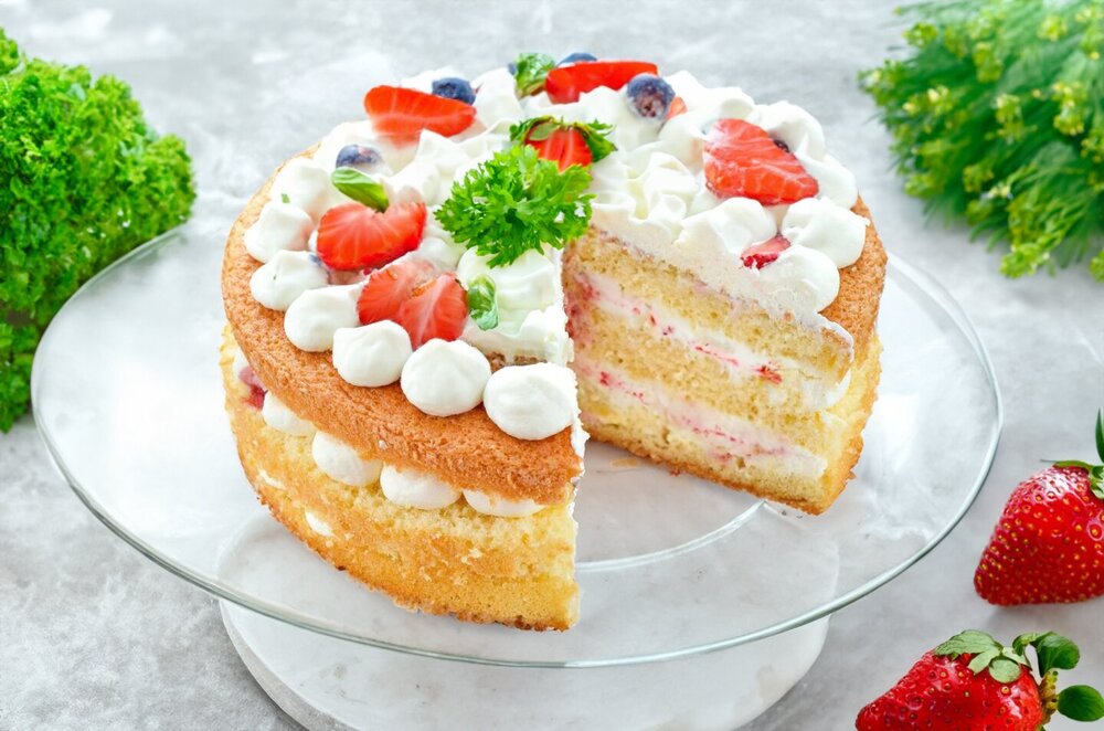 Sponge Cake with Cream Cheese Frosting