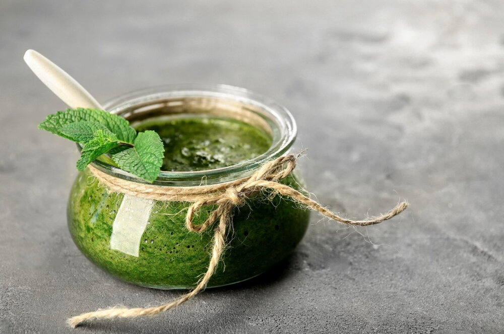 Simple mint sauce