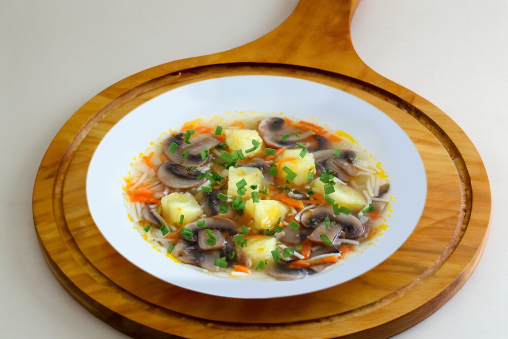 Mushroom Soup with Vermicelli and Potatoes (Champignon Soup)