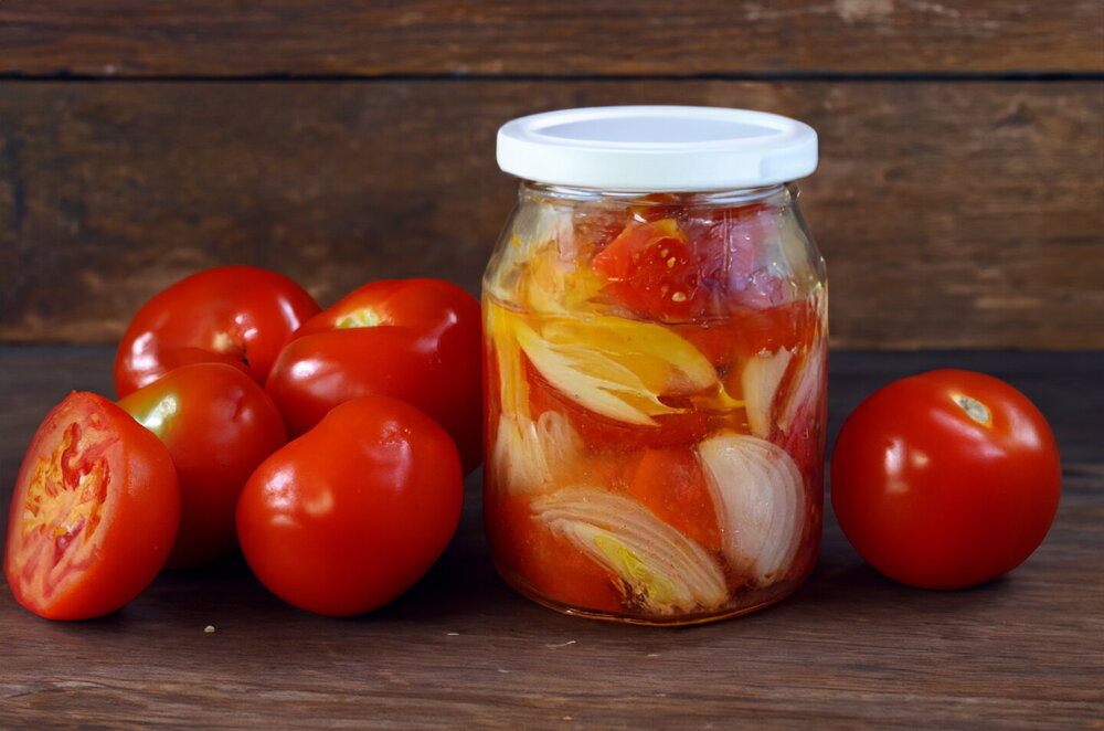 Tomato and Onion Salad for Winter Canning