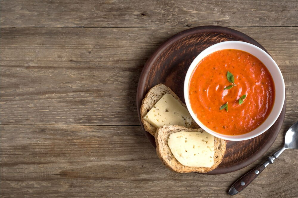 Red pepper and tomato soup