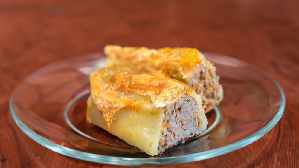 Oven-Baked Stuffed Bell Peppers with Meat and Sour Cream