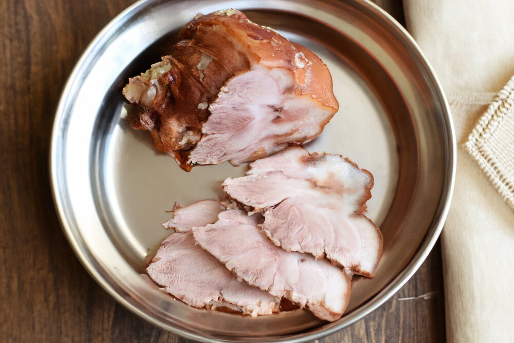 Pork Knuckle Boiled in Onion Skins