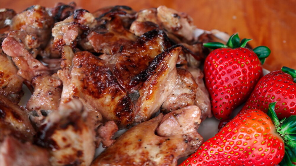 Strawberry Chicken Wings with Strawberry Sauce