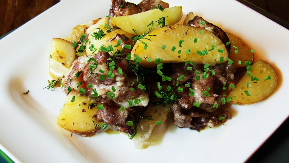 Pork Ribs with Baby Potatoes in the Oven