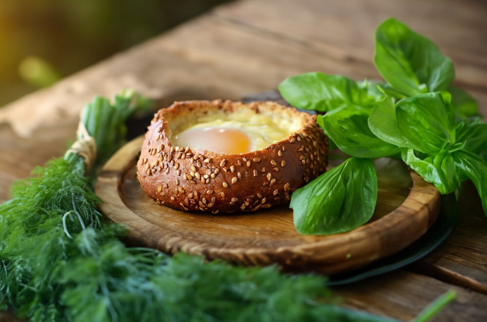Baked Egg in a Bread Roll