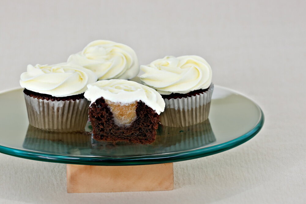 Cupcakes with Cream Cheese Frosting and Caramel