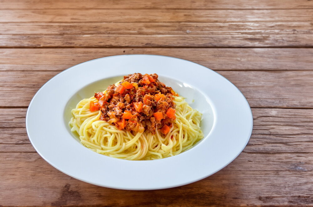 Spaghetti Bolognese with Ground Meat and Tomato Paste