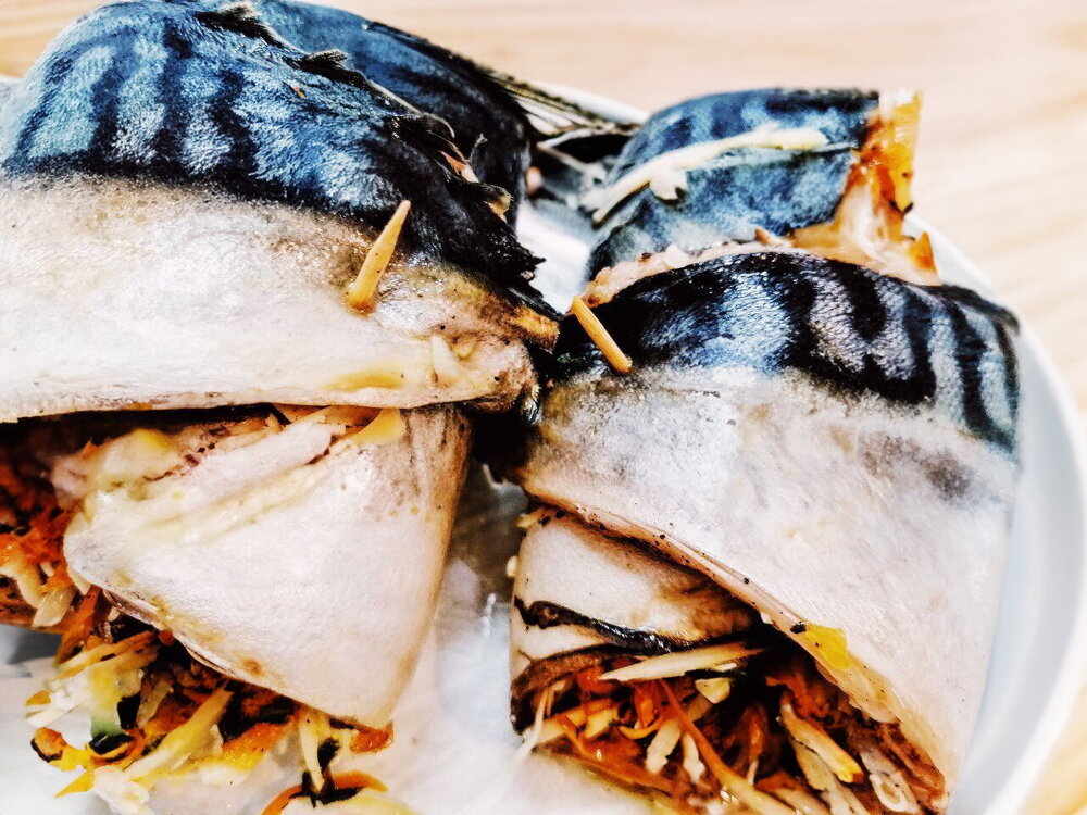 Baked Mackerel Rolls Stuffed with Vegetables and Cheese