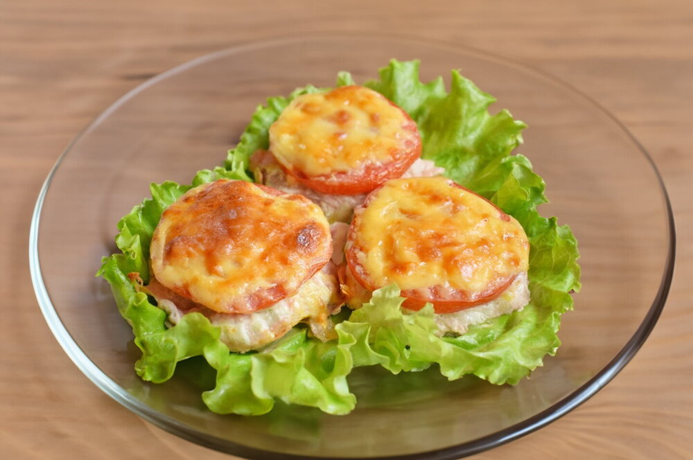 Oven-Baked Cutlets with Tomato and Cheese