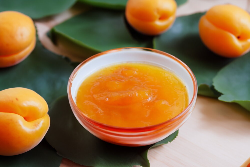 Five-Minute Apricot Jam for Winter