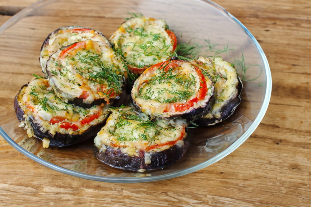 Baked Eggplant Rounds with Tomatoes, Cheese, and Garlic