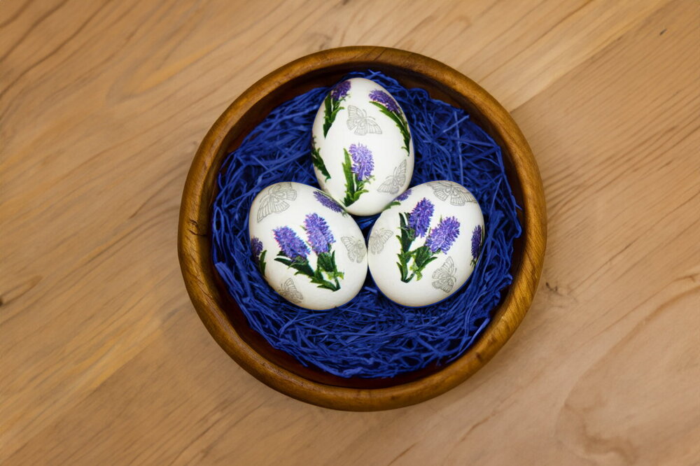 Decoupage Easter Eggs with Colorful Napkins