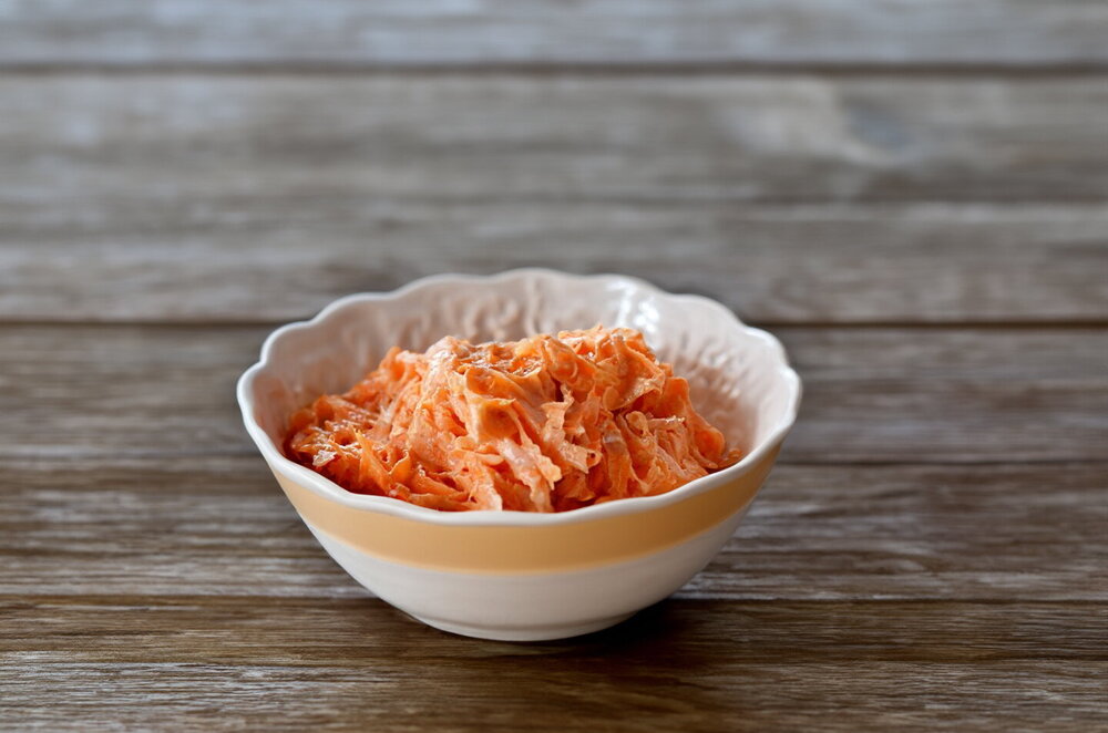Carrot Salad with Mayonnaise and Garlic