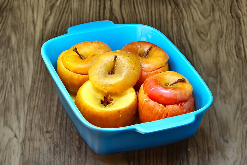 Whole Microwave-Baked Apples with Honey in Their Skins
