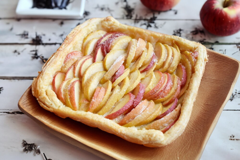 Juicy Apple Pie from Ready-Made Puff Pastry Without Yeast